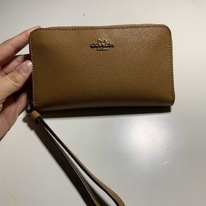 Coach Crossgrain Leather Phone Wallet !!